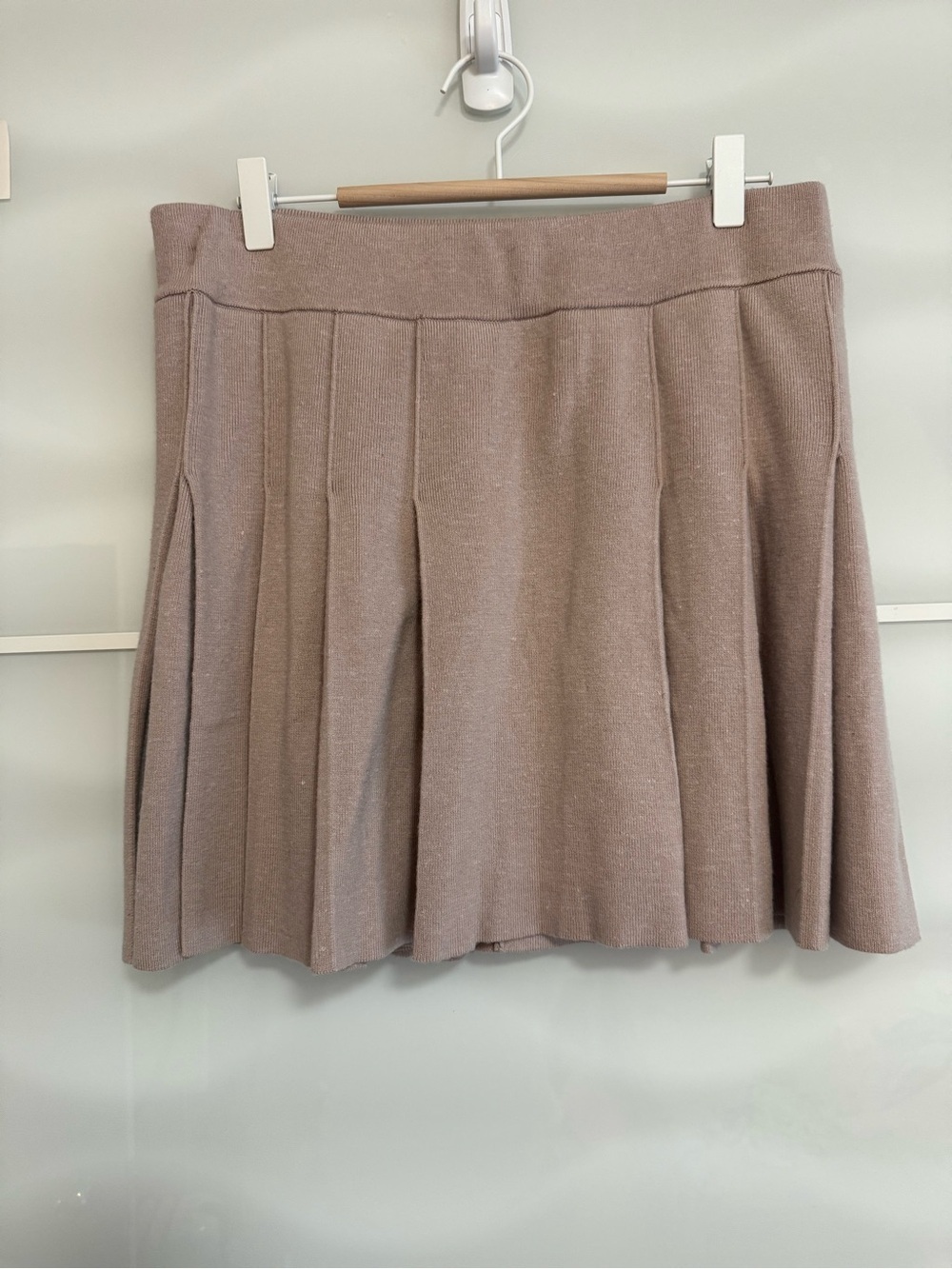 NWT Lululemon merino wool pleated skirt pink size L mauve beige blush tennis - Picture 3 of 6